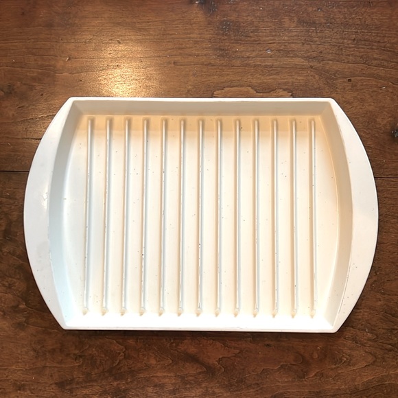 Microwave Bacon Pan π₯ Dishwasher Safe. - Picture 3 of 4